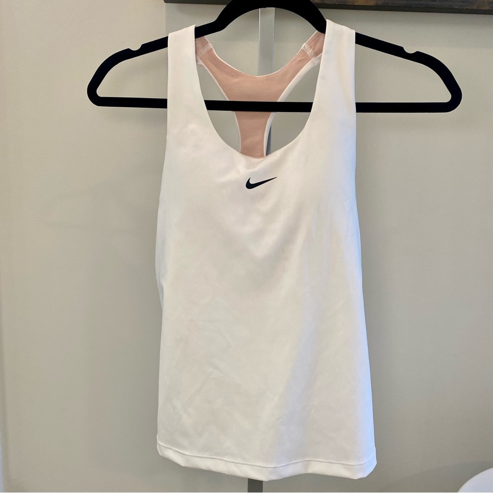 White Nike Women's Swoosh Medium-Support Padded Sports Bra Tank Size XS